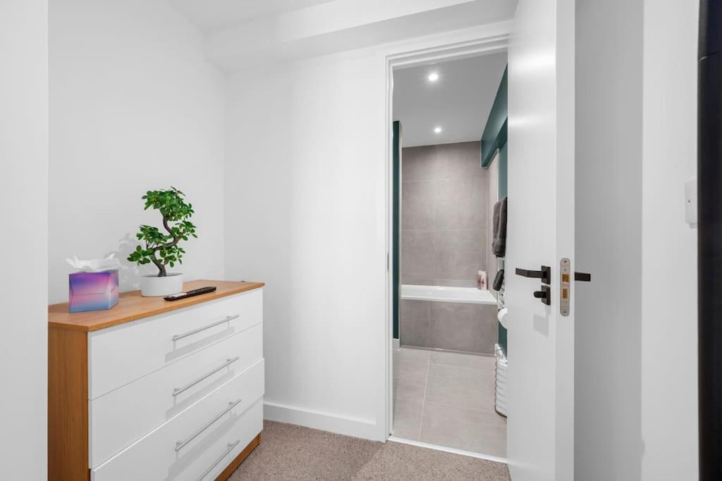 Luxury Stylish Apartment Central Манчестър Екстериор снимка
